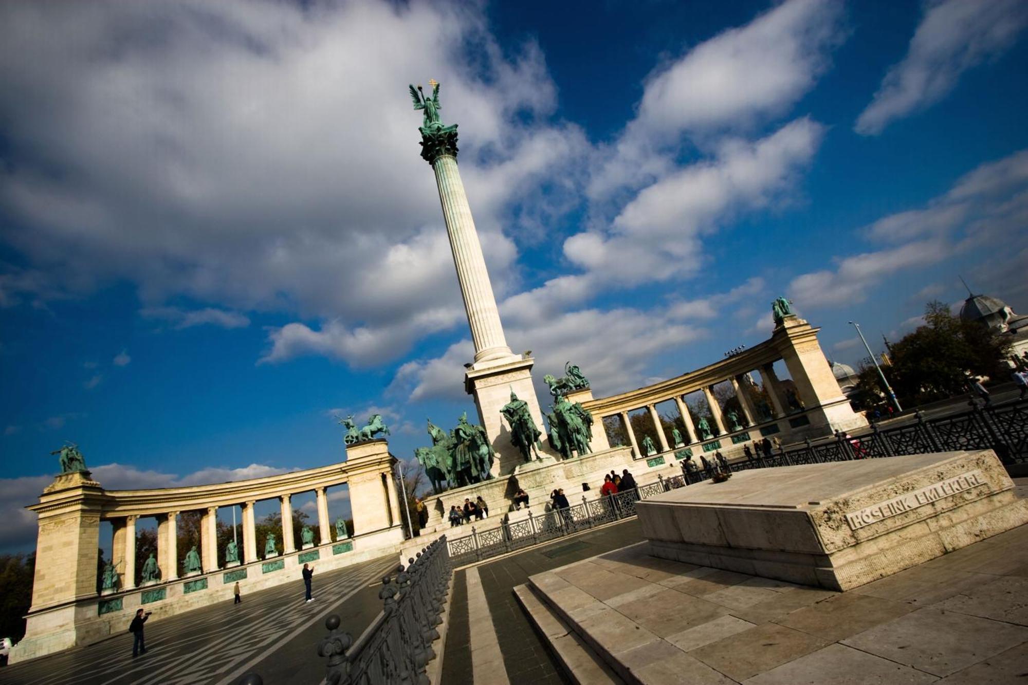 Little Americas National Parks Apartments Budapest Eksteriør billede